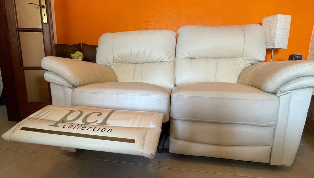 Sofá em Pele 2 lugares, reclinável e como novo