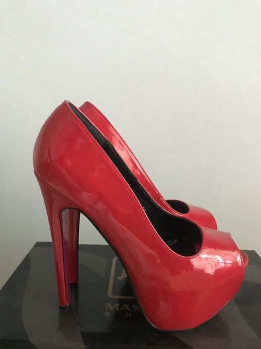 Туфлі, босоніжки на платформі