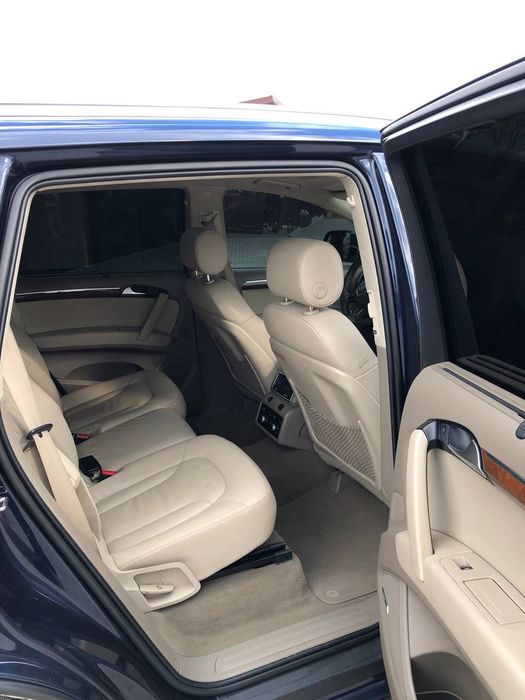 Автомобіль Audi Q7