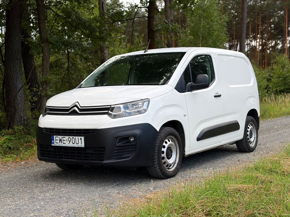 Citroën Berlingo  Citroen Berlingo, polski salon