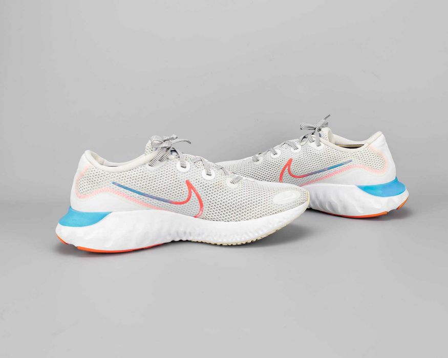 Беговые кроссовки в сетку Nike Renew Run.46 размер