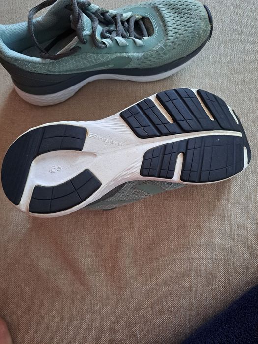 Продам кроссовки Decathlon.