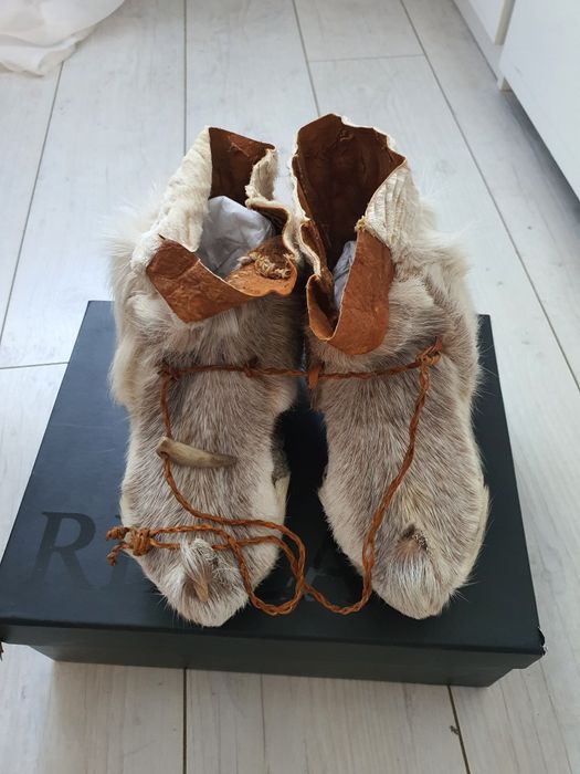 Buty wykonane ze skóry naturalnej renifera