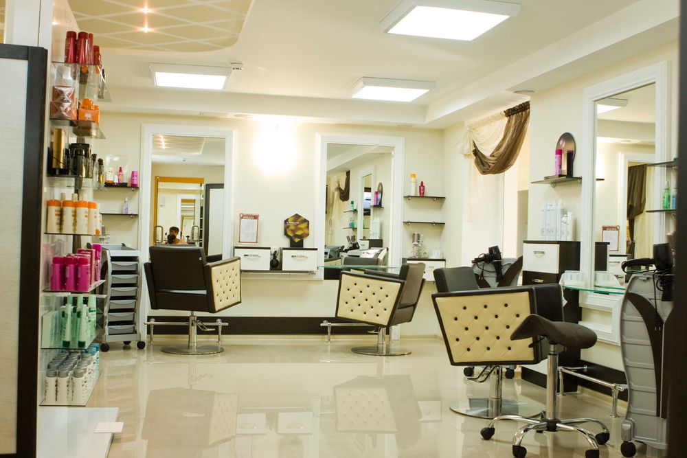 Продаж комерційного приміщення (діючий бізнес) біля Гостинця 447 м.кв.