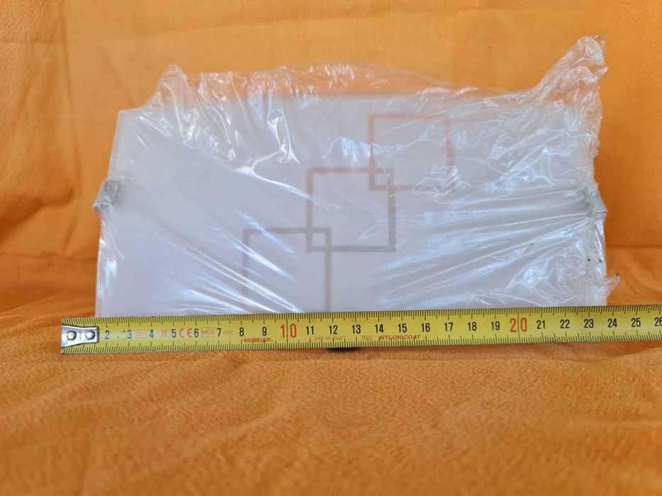 Aplique em vidro fosco, ainda dentro da embalagem