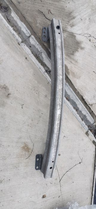 Audi  q7 4l усилитель заднего бампера