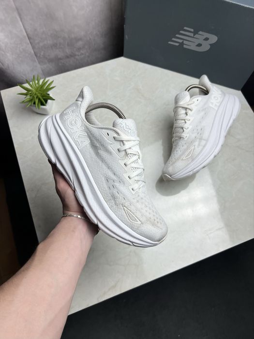 Кросівки Hoka Clifton 9 Розмір 40.5 Original Взуття