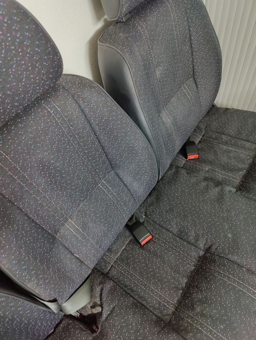 Banco de Carrinha com cintos