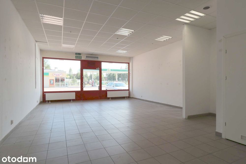 Lokal parterowy w pasażu usługowo-handlowym przy sklepie mięsnym