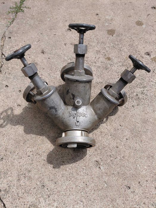 Rozdzielacz hydrauliczny strażacki grzybkowy potrójny