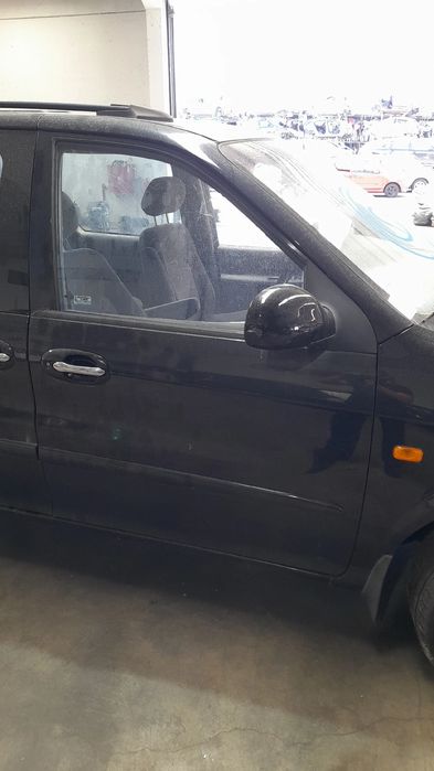 Porta frente direita KIA Carnival II (GQ)