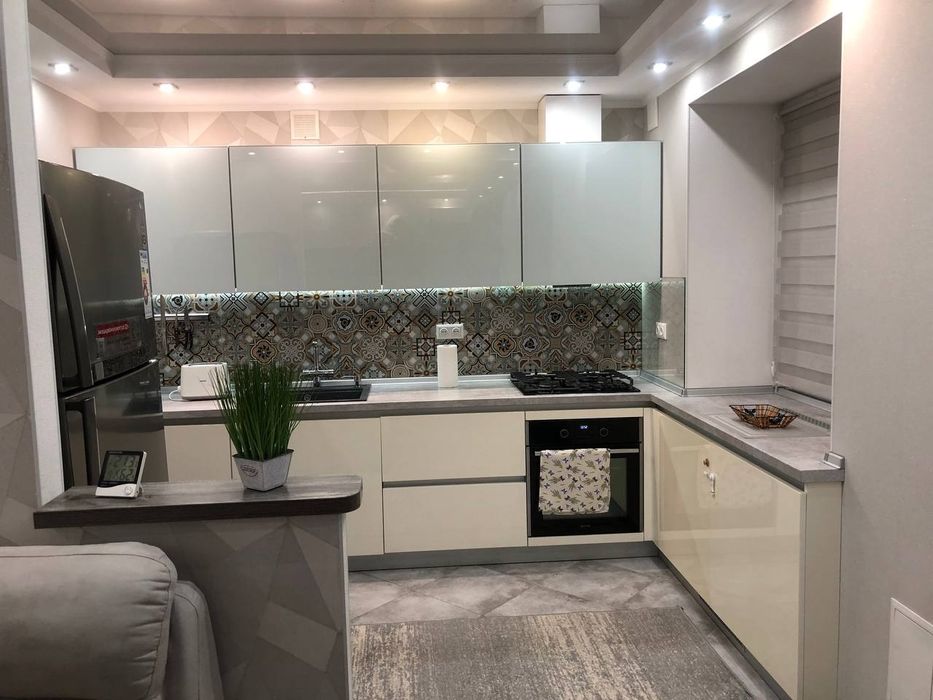 Здам 3-кімнатну квартиру подобово. Можно з дитиною. Центр міста.Люкс!