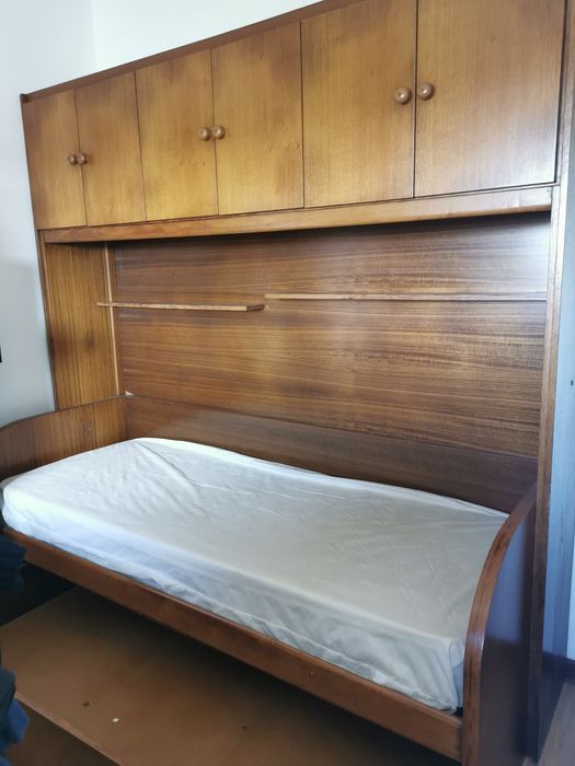 Cama/estúdio em madeira