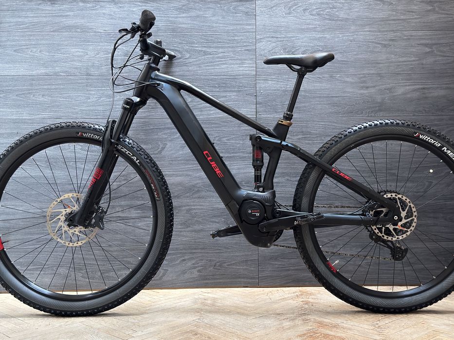 Гірський електровелосипед Cube (рама М колеса 29)Bosch , Rockshox