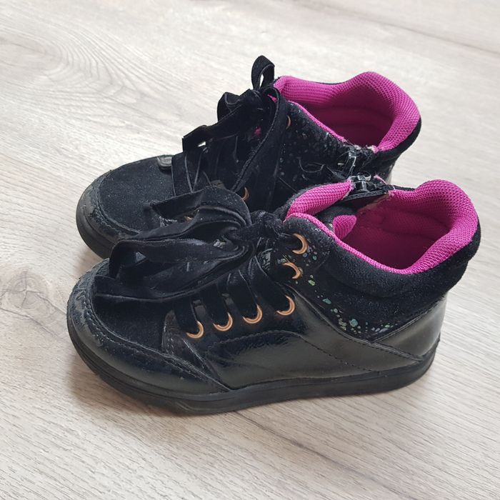 Buty jesienne dla dziewczynki 27. botki