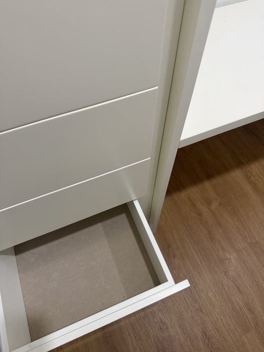 Mesas de cabeceira e Camiseiro Lacado