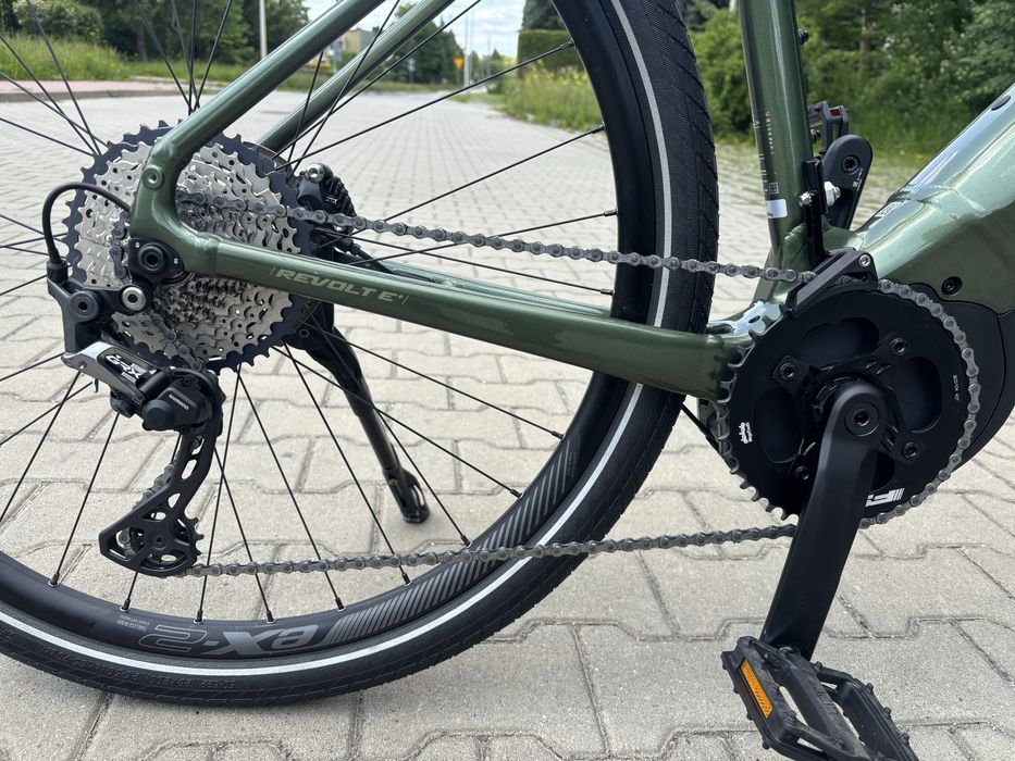 Giant  Revolt  E+ Elektryczny