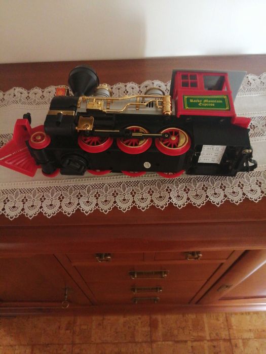 Comboio para colecao em plástico