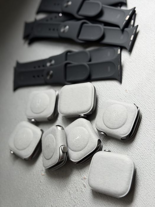 Apple Watch 11 42mm Space Gray GPS. Нові