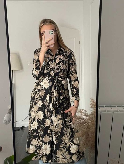 Reserved sliczna kwiecista sukienka koszulowa z wiskozy