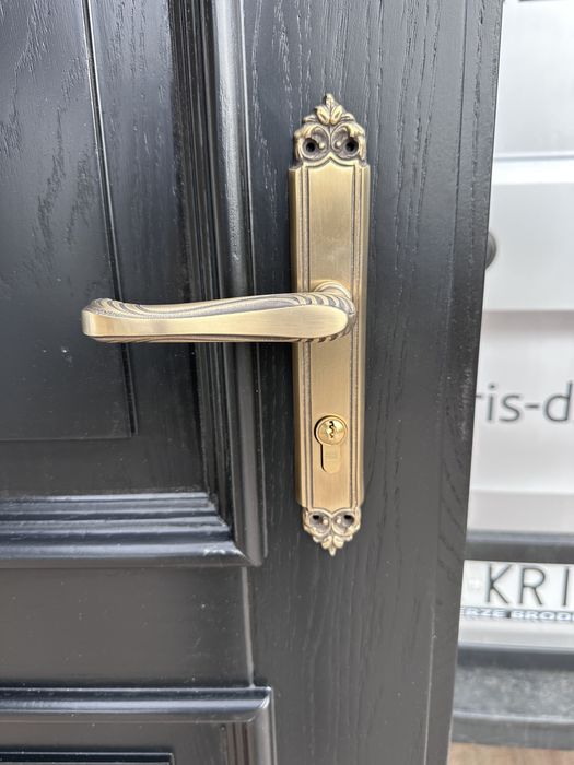 Drzwi zewnętrzne drewniane Z doświetlem czarne Czarne Na Wymiar Montaż