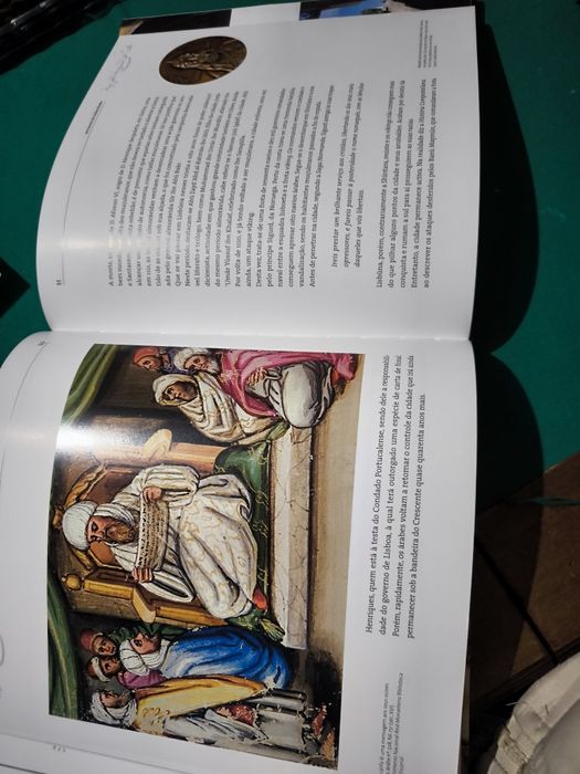 Livro em busca da Lisboa Árabe dos ctt