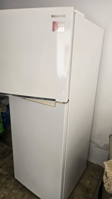 Frigorífico Samsung RT29K5030WW – 300L – No Frost – Excelente Estado