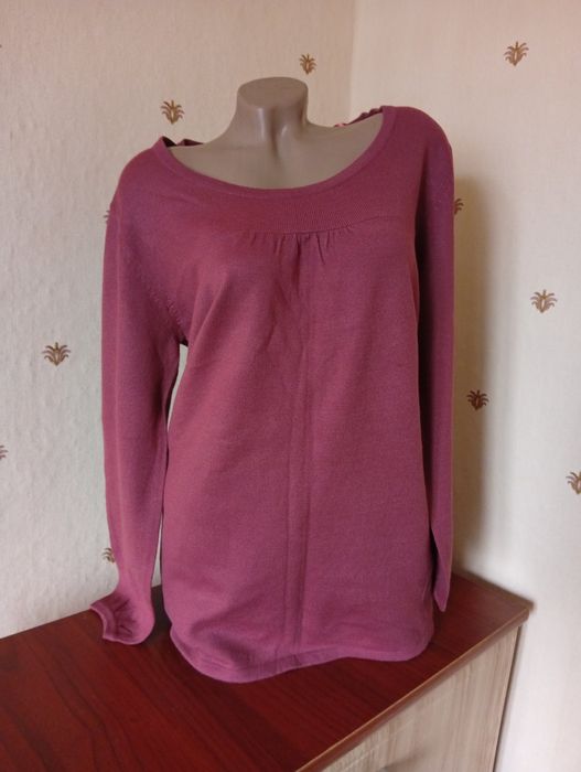 Продам новую кофточку с магазина)))