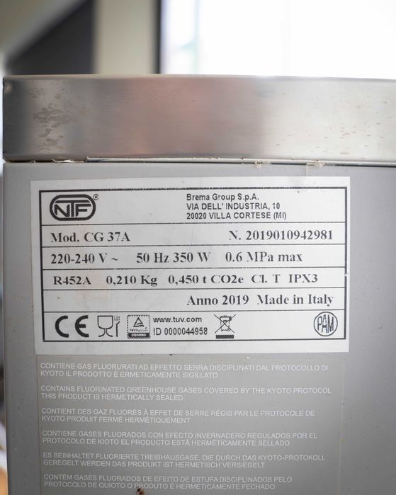 Máquina de gelo profissional - EUROFRED (20kg)