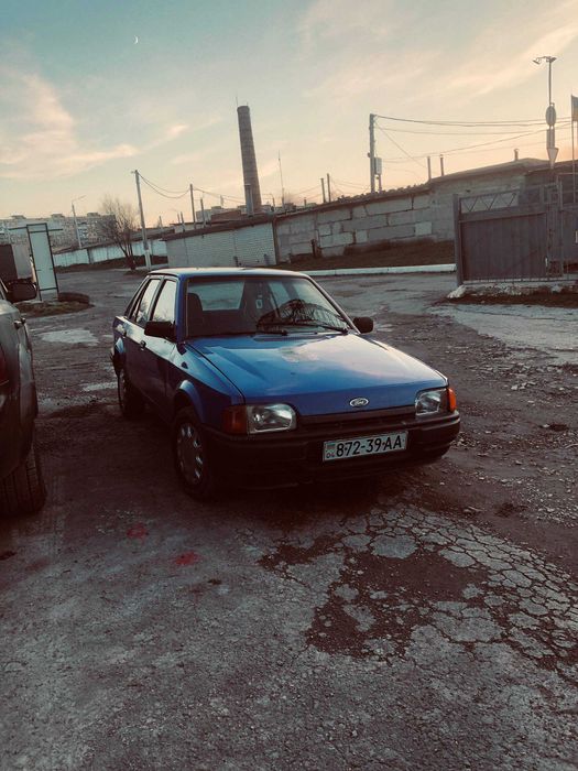 Форд ескорд 1986 1,3 Хетчбэк На ходу