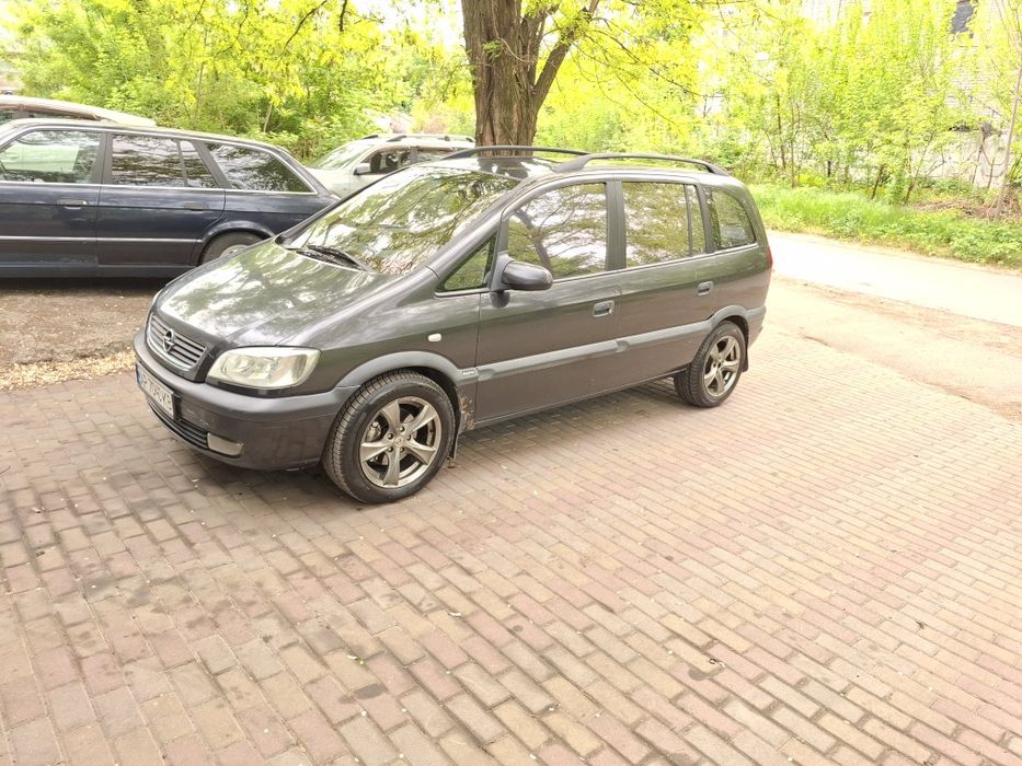 Продаю опель зафира а  1.8