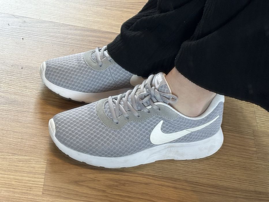 Кросівки nike унісекс 38р