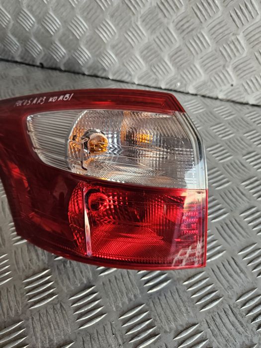 Ford Focus mk3 kombi lampa lewa tył tylna