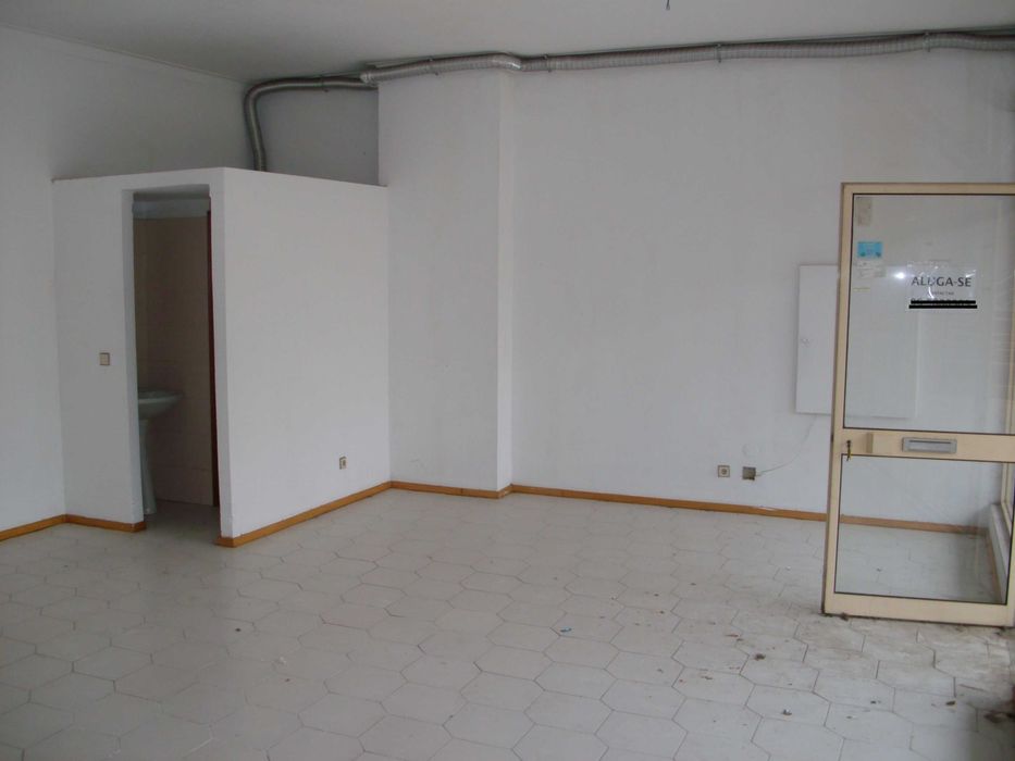 Oportunidade de Investimento – Loja Comercial em Arcozelo, Barcelos