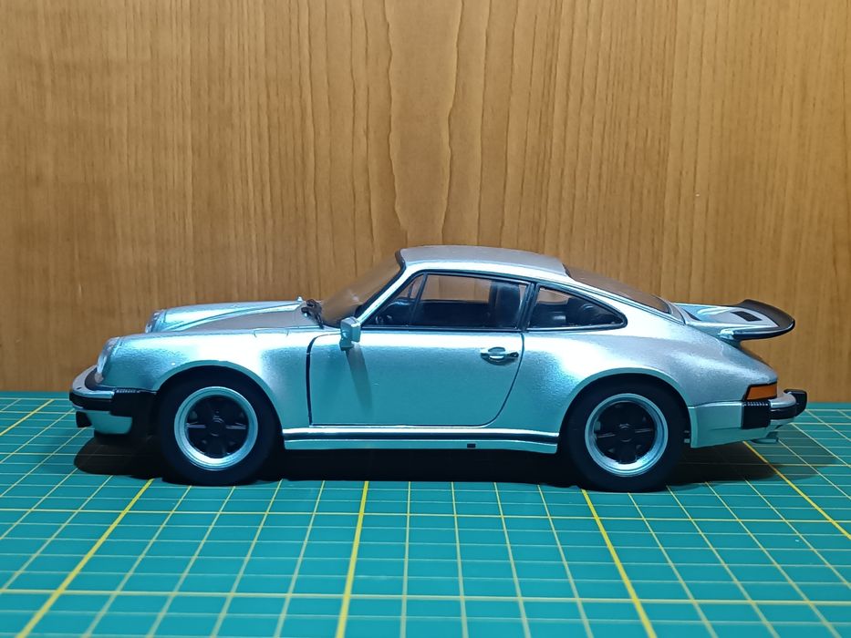 Porsche 911 (930) Turbo,  Welly 1/24
