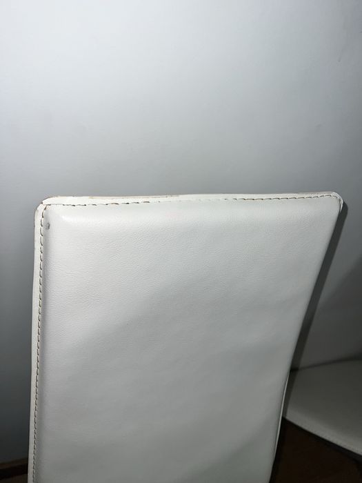 Duas cadeiras de sala de jantar