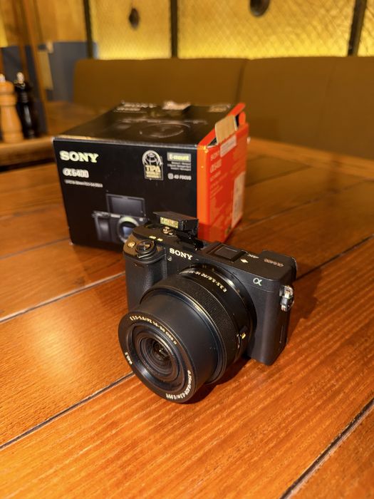 Фотоаппарат Sony Alpha a6400 Kit с объективом 16–50 мм OSS II