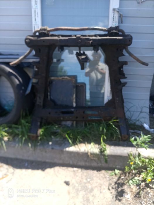 подрамник рено -сценик-1