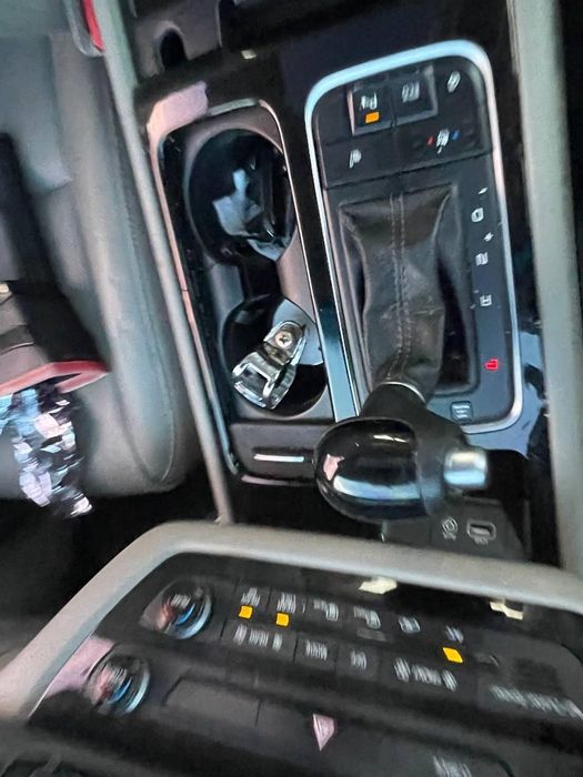 продаж Kia Carnival в гарному стані