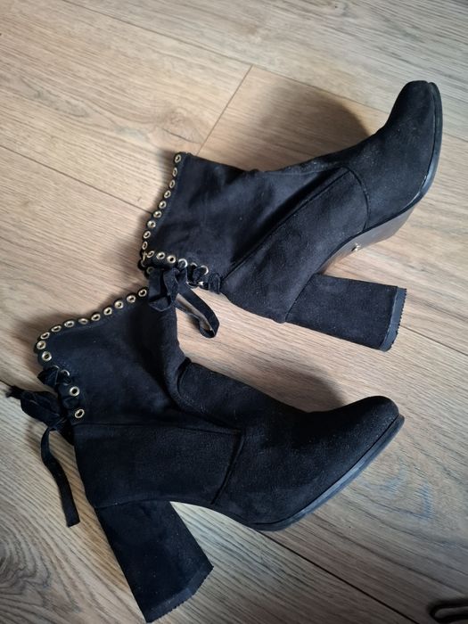 Botki czarne zamszowe 36