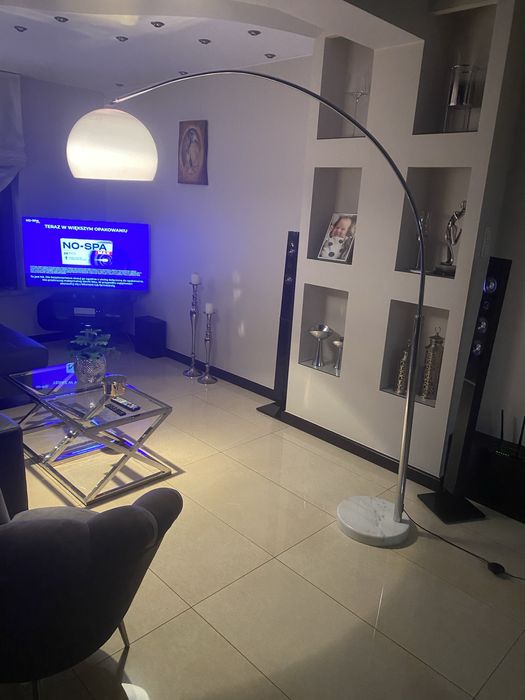 Lampa  z kamienną podstawą