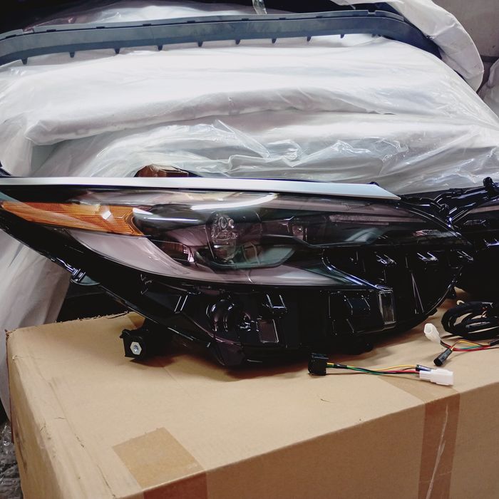 Toyota Sienna 21+ фара сиенна фары