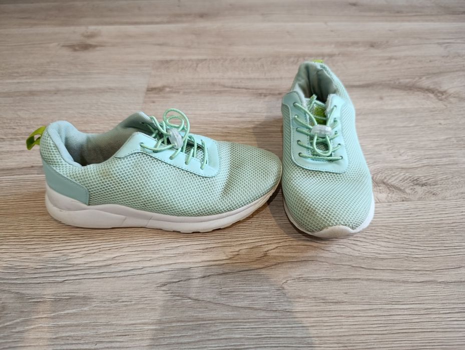Buty dla dziewczynki