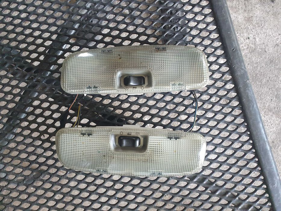 Lampka lampki oswietlenia wnetrza Ford Focus mk2 kombi kpl