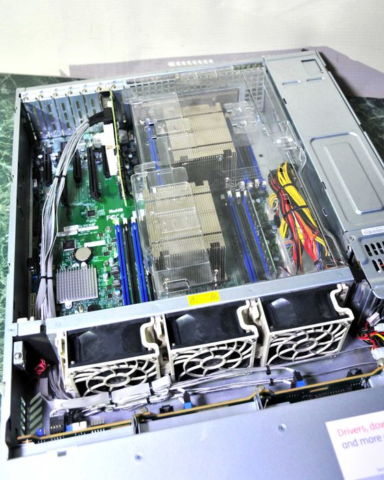 Server Rack  2 Procesory Xeon V4  32 GB DDR4  2x 10 gb LAN