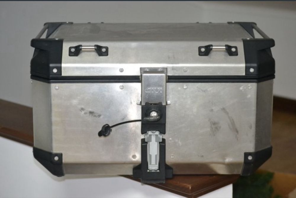 Top Case Givi Trekker Outback 58L Aluminio