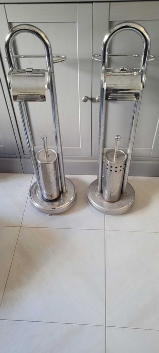 2 suportes de piaçaba em metal
