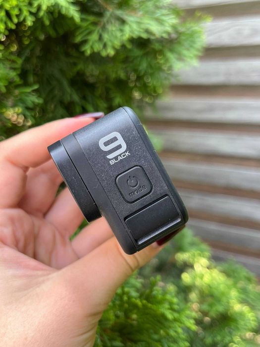 Екшн-камера GoPro Hero 9 з захисним склом