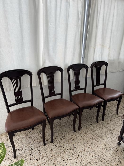 Conjunto 4 cadeiras em couro e madeira