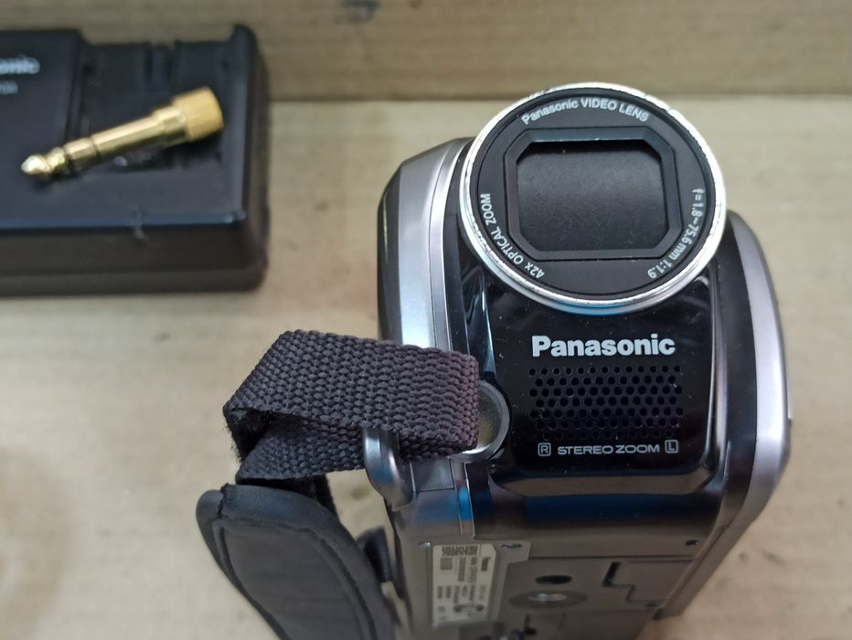 Цифрова відеокамера Panasonic SDR-H 41 EE-S